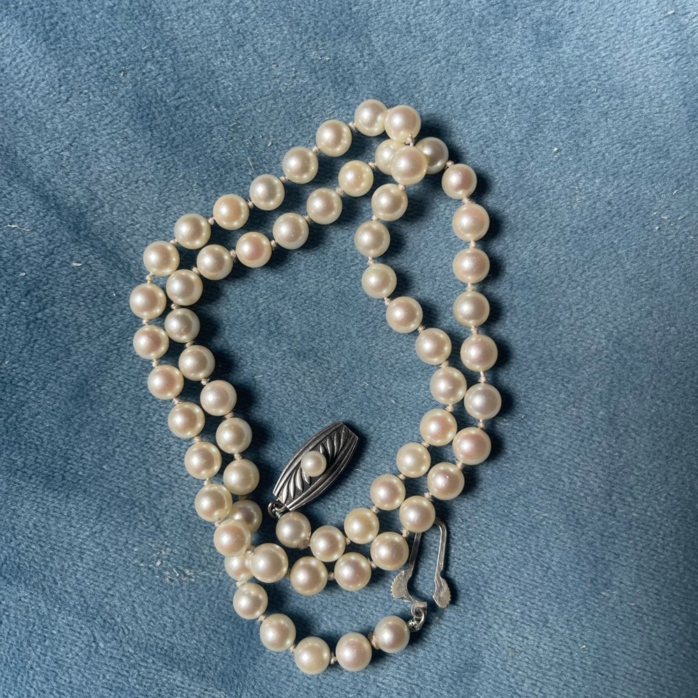 Mikimoto Saltwater pearl necklace